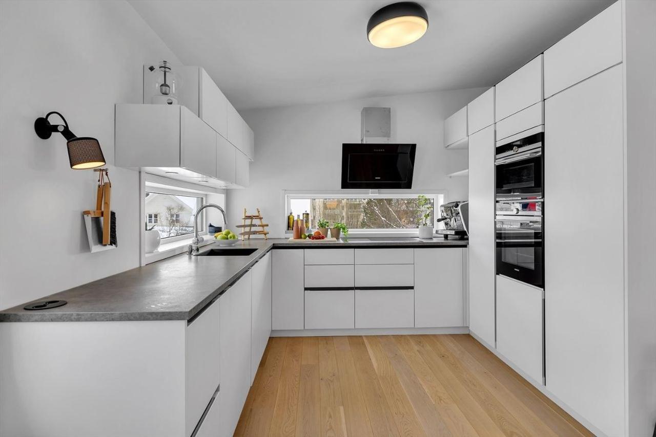Kais Sauna, Jacuzzi, Cinema And Balcony House! Central Location Tromsø Zewnętrze zdjęcie