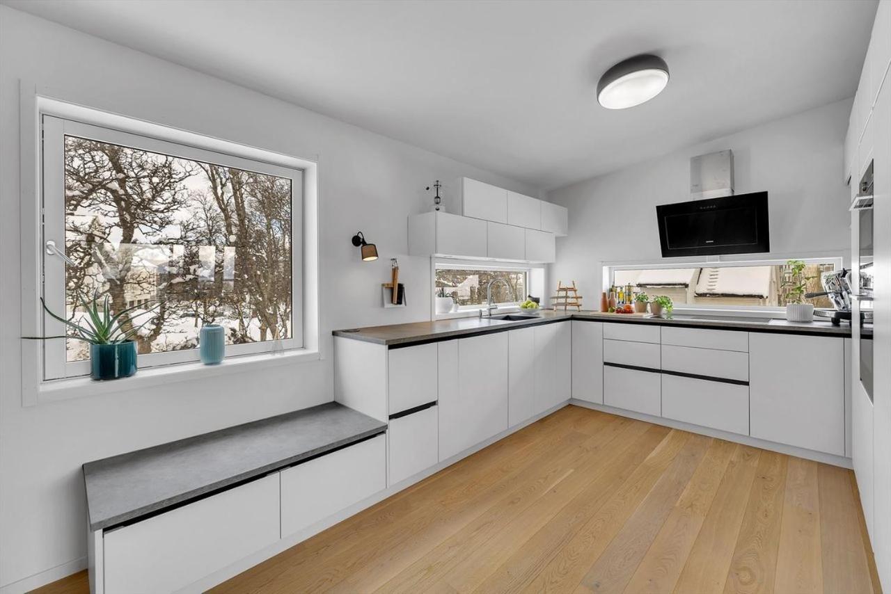 Kais Sauna, Jacuzzi, Cinema And Balcony House! Central Location Tromsø Zewnętrze zdjęcie